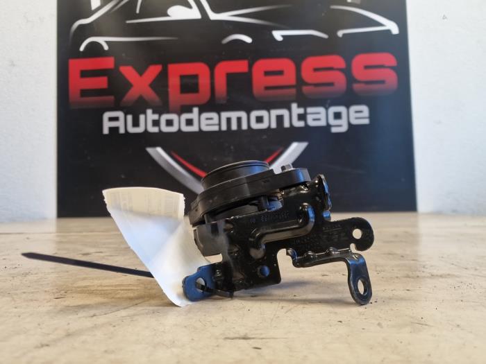 Begagnade Extra vattenpump Peugeot 208 II (UB/UH/UP) e-208 50 kWh Pris € 50,00 Marginaltabell erbjuds av Express Autodemontage