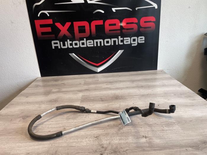 Begagnade Vattenrör Volkswagen Passat Variant (3G5) 1.4 GTE 16V Pris € 24,00 Marginaltabell erbjuds av Express Autodemontage