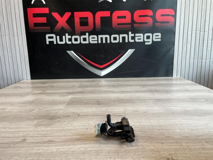 Begagnade Bränsletryckssensor Volkswagen Passat Variant (3G5) 1.4 GTE 16V Pris € 70,00 Marginaltabell erbjuds av Express Autodemontage