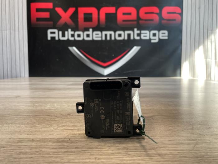 Begagnade Dödvinkelsensor Peugeot 3008 III e-3008 210 73 kWh Pris € 240,00 Marginaltabell erbjuds av Express Autodemontage