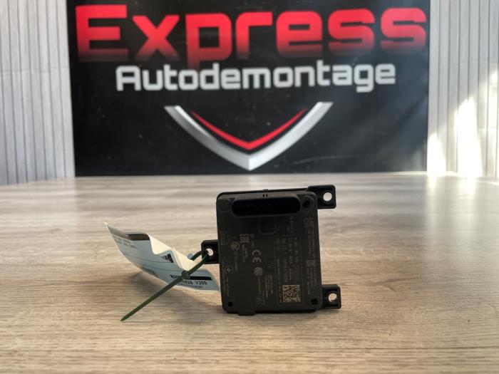 Begagnade Dödvinkelsensor Peugeot 3008 III e-3008 210 73 kWh Pris € 240,00 Marginaltabell erbjuds av Express Autodemontage
