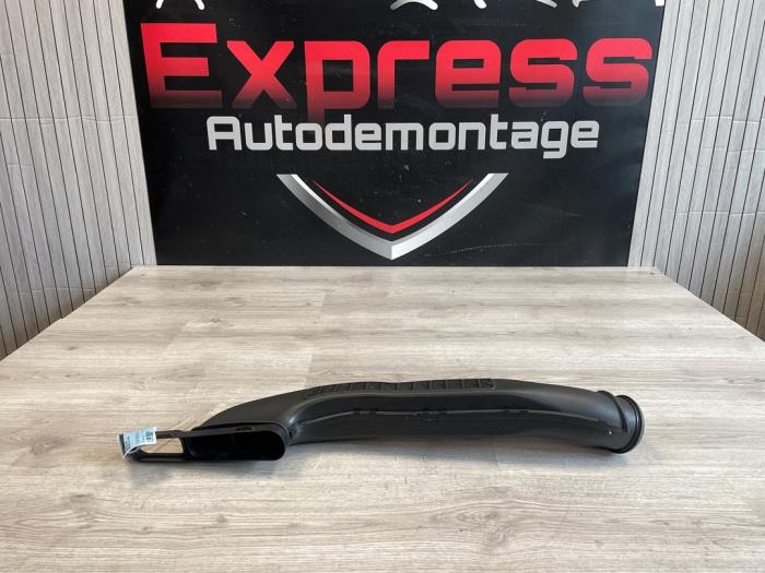 Begagnade Lufttratt Mercedes CLA (118.3) 1.3 CLA-180 Turbo 16V Pris € 119,00 Marginaltabell erbjuds av Express Autodemontage