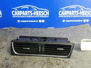 Used Dashboard vent Audi A4 (B8) 2.0 TFSI 16V Price € 21,00 Margin scheme offered by Carparts Heesch