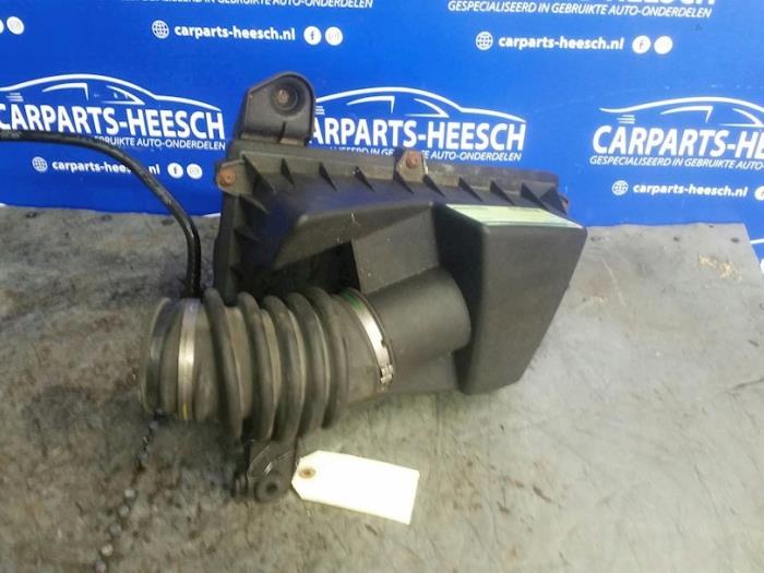 Begagnade Luftfilterhus Ford Focus 2 1.8 16V Pris € 40,00 Marginaltabell erbjuds av Carparts Heesch