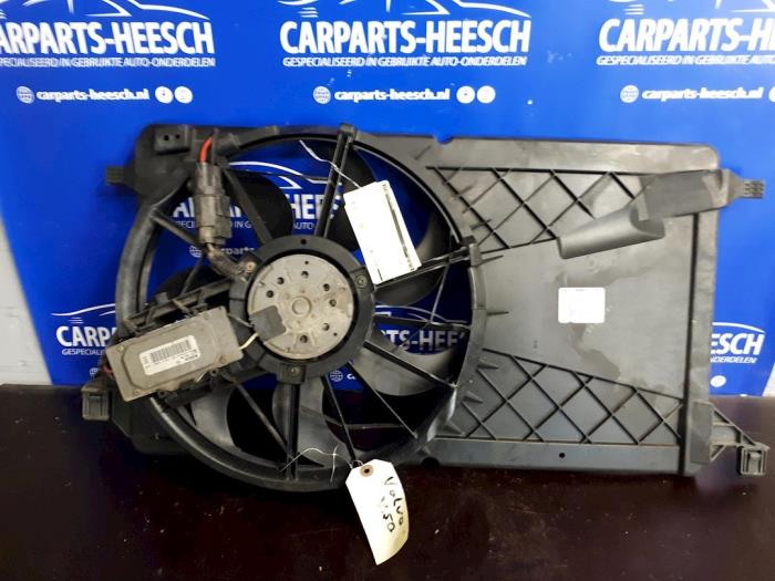 Gebrauchte Kühlerventilator Volvo V50 (MW) 1.8 16V Preis auf Anfrage angeboten von Carparts Heesch