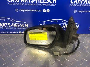 Usagé Rétroviseur extérieur gauche Ford Mondeo III 1.8 16V Prix € 31,50 Règlement à la marge proposé par Carparts Heesch