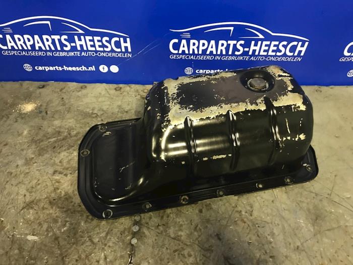 Usagé Couvercle carter Volvo V50 (MW) 1.6 D2 16V Prix € 75,00 Règlement à la marge proposé par Carparts Heesch