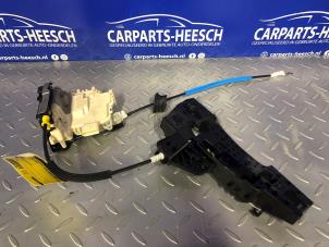 Gebrauchte Türschlossmechanik 4-türig rechts vorne Audi A4 Preis € 89,25 Margenregelung angeboten von Carparts Heesch