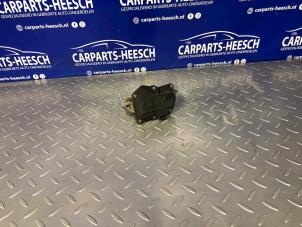 Usagé Clapet tourbillon moteur Renault Kangoo Prix € 52,50 Règlement à la marge proposé par Carparts Heesch