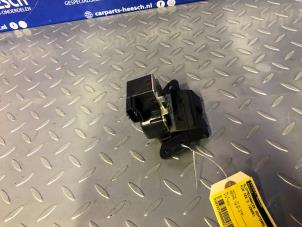 Used Tailgate lock mechanism Kia Cee'd (EDB5) 1.4 CVVT 16V Price € 36,75 Margin scheme offered by Carparts Heesch