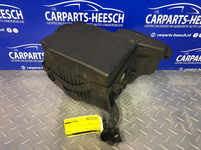 Begagnade Luftfilterhus Ford Focus 3 Wagon 1.6 TDCi 115 Pris € 40,00 Marginaltabell erbjuds av Carparts Heesch