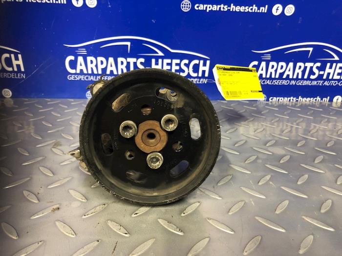 Usagé Pompe de direction Volkswagen Caddy Prix € 60,00 Règlement à la marge proposé par Carparts Heesch