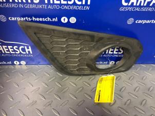 Usagé Plaque de protection feu antibrouillard droit Volvo C30 (EK/MK) 1.6 D2 16V Prix € 36,75 Règlement à la marge proposé par Carparts Heesch