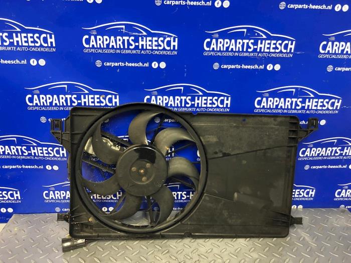 Radiator fan from a Ford Focus 2007
