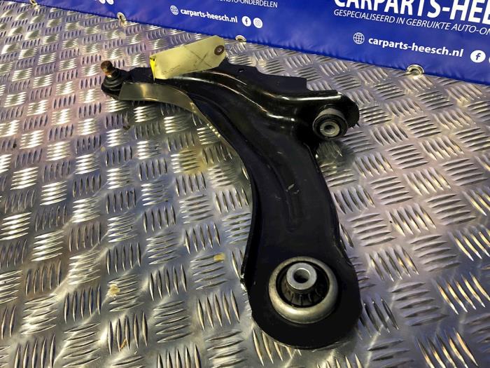 Front wishbone, left from a Renault Captur (2R)  2017