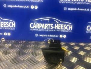 Used Ignition switch BMW 1 serie (E88) 120i 16V Price € 42,00 Margin scheme offered by Carparts Heesch