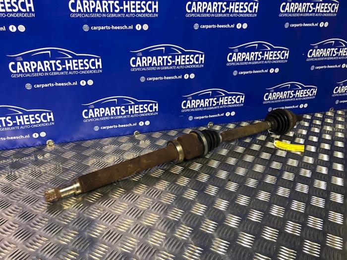 Front drive shaft, right from a Volvo V50 (MW) 1.8 16V 2007
