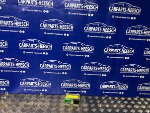 Używane Modul poduszki powietrznej Opel Zafira (M75) 2.2 16V Direct Ecotec Cena € 36,75 Procedura marży oferowane przez Carparts Heesch