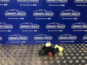 Used Rear seatbelt, centre Ford Mondeo IV Price € 52,50 Margin scheme offered by Carparts Heesch