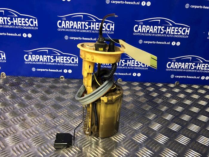 Gebrauchte Kraftstoffpumpe Elektrisch Volkswagen Transporter Preis € 40,00 Margenregelung angeboten von Carparts Heesch
