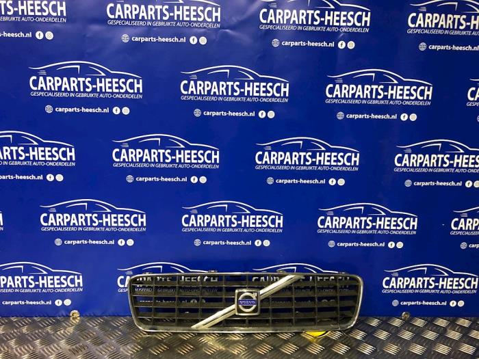 Używane Grill Volvo S60 Cena € 50,00 Procedura marży oferowane przez Carparts Heesch