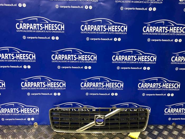 Używane Grill Volvo S60 Cena € 50,00 Procedura marży oferowane przez Carparts Heesch