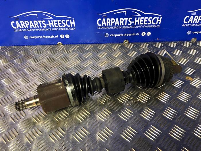 Used Front drive shaft, left Volvo C70 (NC) 2.0 T 20V Price € 60,00 Margin scheme offered by Carparts Heesch