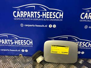 Usados Tapa de depósito Volvo V50 (MW) 1.8 16V Precio € 36,75 Norma de margen ofrecido por Carparts Heesch