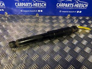 Used Rear shock absorber rod, right Opel Zafira Mk.II (M75) 2.2 16V Price on request offered by Carparts Heesch