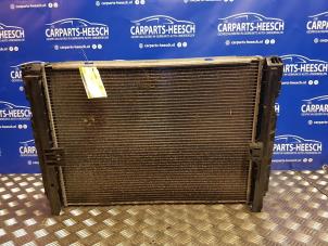 Usagé Radiateur BMW 3 serie (E92) 320i 16V Prix € 63,00 Règlement à la marge proposé par Carparts Heesch
