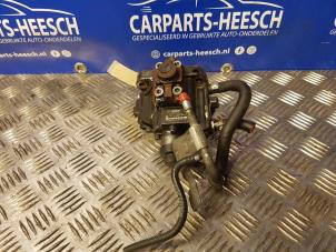 Usagé Pompe haute pression Opel Insignia Prix € 157,50 Règlement à la marge proposé par Carparts Heesch