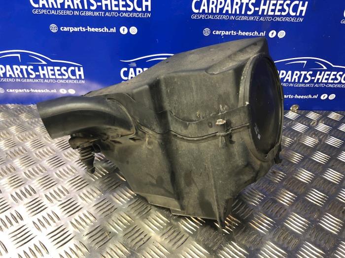Begagnade Luftfilterhus Ford Focus 3 Wagon 1.6 TDCi 115 Pris € 40,00 Marginaltabell erbjuds av Carparts Heesch