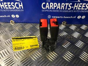 Used Rear seatbelt buckle, centre Ford Focus 3 Wagon 1.6 TDCi 115 Price € 21,00 Margin scheme offered by Carparts Heesch
