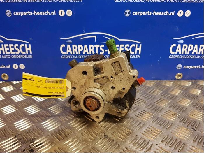 Usagé Pompe haute pression Volvo V70 (BW) 2.4 D 20V Prix € 150,00 Règlement à la marge proposé par Carparts Heesch
