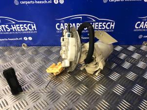 Usagé Pompe carburant électrique Opel Vectra Prix € 52,50 Règlement à la marge proposé par Carparts Heesch