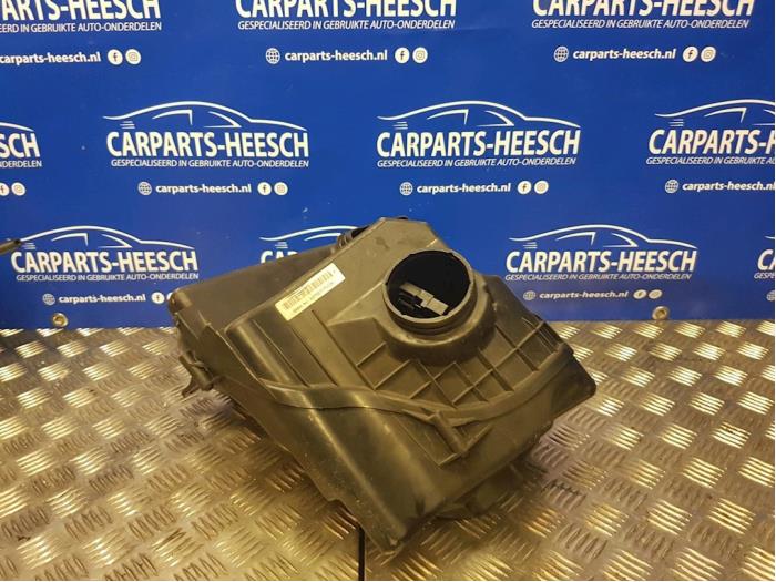 Gebrauchte Luftfiltergehäuse BMW 3 serie (E92) 320i 16V Preis auf Anfrage angeboten von Carparts Heesch