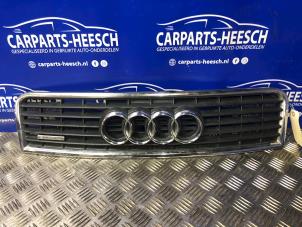 Used Grille Audi A4 (B6) 3.0 V6 30V Price € 36,75 Margin scheme offered by Carparts Heesch