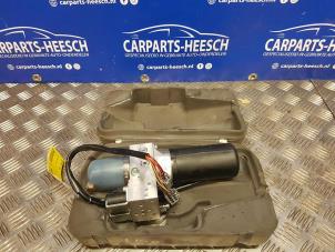 Used Convertible motor Ford Focus 2 C+C 2.0 16V Price € 210,00 Margin scheme offered by Carparts Heesch