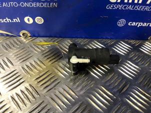 Used Windscreen washer pump Ford Focus 3 1.6 EcoBoost 16V Price € 15,75 Margin scheme offered by Carparts Heesch