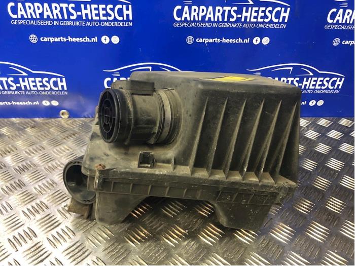 Begagnade Luftfilterhus Opel Zafira (M75) 2.2 16V Direct Ecotec Pris € 40,00 Marginaltabell erbjuds av Carparts Heesch