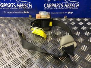 Usagé Ceinture de sécurité arrière gauche Toyota Corolla Verso Prix € 42,00 Règlement à la marge proposé par Carparts Heesch
