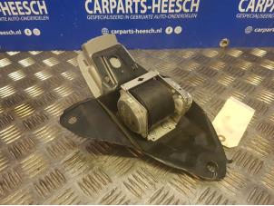 Usagé Ceinture de sécurité arrière centre Toyota Rav-4 Prix € 42,00 Règlement à la marge proposé par Carparts Heesch