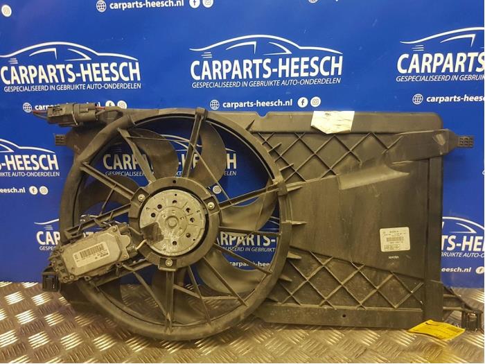 Gebrauchte Kühlerventilator Ford Focus 2 1.8 16V Preis € 40,00 Margenregelung angeboten von Carparts Heesch