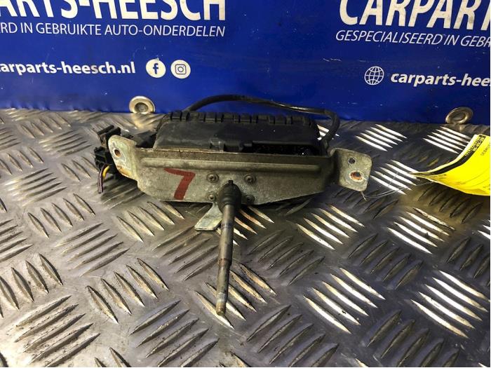 Używane Silnik wycieraczek reflektorów Volvo S80 (TR/TS) 2.4 SE 20V 170 Cena € 25,00 Procedura marży oferowane przez Carparts Heesch