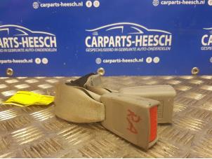 Used Rear seatbelt buckle, right Kia Sorento I (JC) 2.5 CRDi 16V Price € 21,00 Margin scheme offered by Carparts Heesch