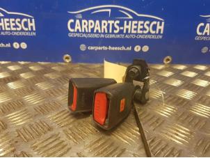 Gebrauchte Sicherheitsgurt Schließe links hinten Kia Cee'D Preis € 21,00 Margenregelung angeboten von Carparts Heesch