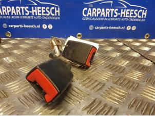 Usagé Insertion ceinture de sécurité arrière gauche Audi A3 Prix € 21,00 Règlement à la marge proposé par Carparts Heesch