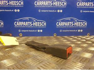 Used Rear seatbelt buckle, centre Ford C-Max Price € 21,00 Margin scheme offered by Carparts Heesch