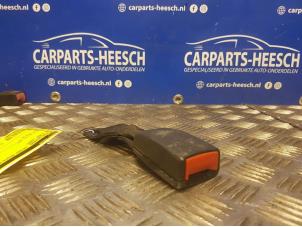 Usagé Attache ceinture arrière droite Ford C-Max Prix € 21,00 Règlement à la marge proposé par Carparts Heesch