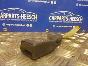 Usagé Attache ceinture arrière central Ford C-Max Prix € 21,00 Règlement à la marge proposé par Carparts Heesch